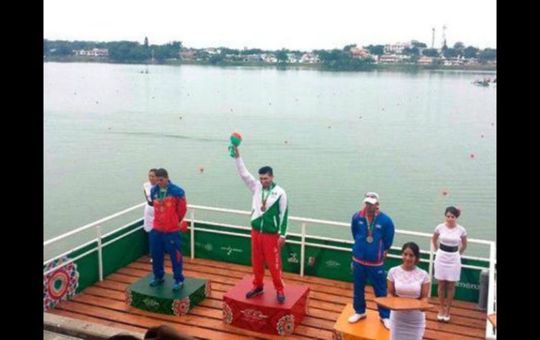 Jesús Valdez se adelanta en la recta final al cubano Jorge García que daba muestras de cansancio. TWITTER / @JVeracruz2014