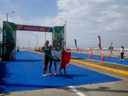 La atleta tapatía es la primer deportista jalisciense en lograr medalla de oro y la segunda mexicana en hacerlo en los JCC 2014. TWITTER / @JVeracruz2014