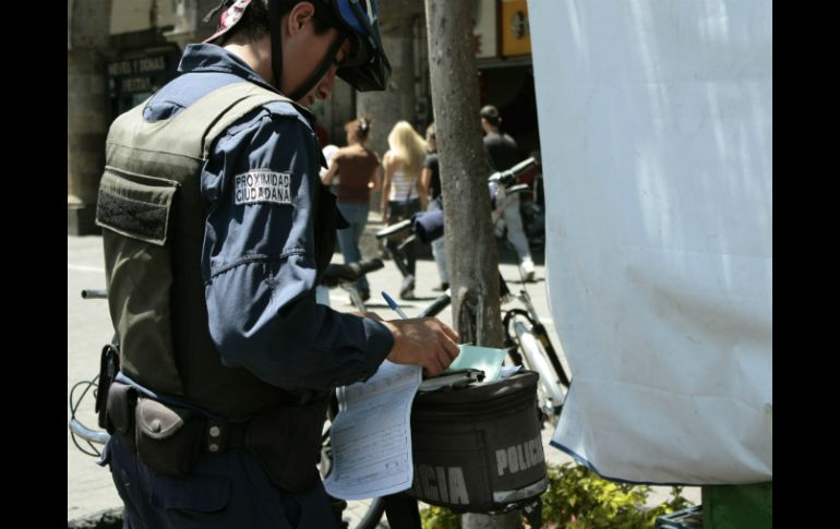 Policías lamentan que compañeros que tenían una larga trayectoría en la corporación no recibieran un trato justo. EL INFORMADOR / ARCHIVO