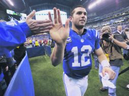 Andrew Luck tiene 250 envíos completos de los 393 que ha lanzado en la temporada y es el máximo productor de yardas esta campaña. AP  /