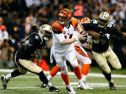 Andy Dalton completa 16 de 22 pases para 220 yardas para recuperarse de una de las peores actuaciones de su carrera. AFP / K. Cox