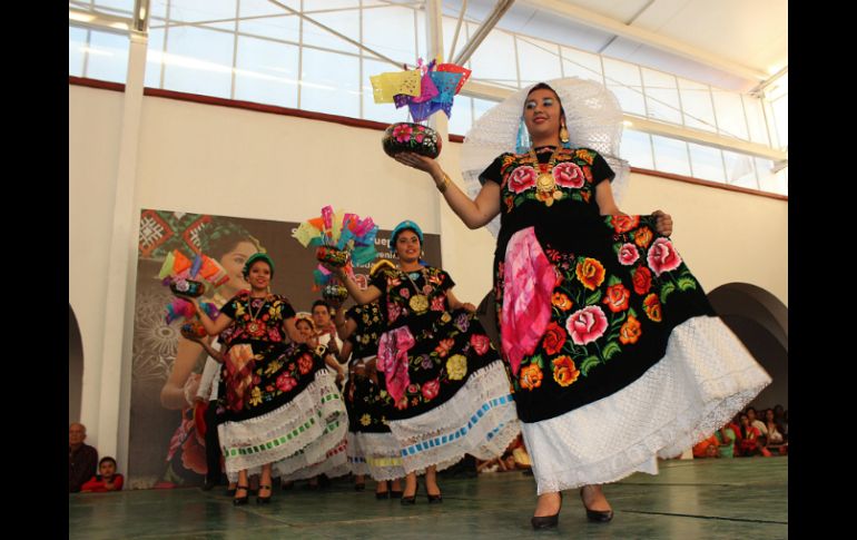 Los cuadros de danza correspondieron a las ocho distintas regiones de Oaxaca, integrada por sones y jarabes. EL INFORMADOR / L. Rodríguez