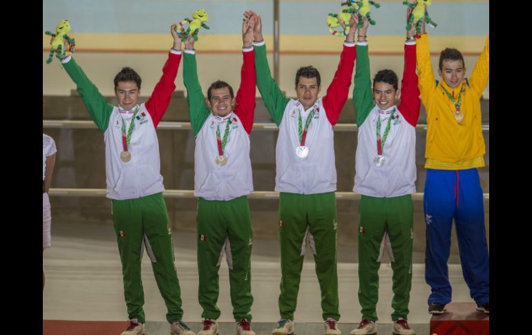 Ignacio Sarabia, José Ramón Aguirre, Deigo Yepez e Ignacio Prado conforman el equipo de persecución, que ganó el segundo lugar. MEXSPORT / D. Leah