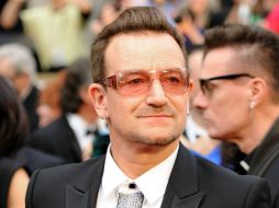 Bono necesitará terapia, pero se espera una recuperación pronta después de cancelar una semana programada en el 'The Tonight Show'. AP / C. Pizzello.