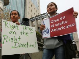 Cientos de ilegales se reunieron para agradecer al presidente Barack Obama. AP / R. Pedroncelli