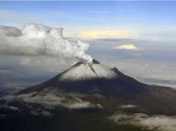 El Cenapred reitera que continúa la restricción para acercarse a menos de 12 kilómetros del cráter del volcán. AP / ARCHIVO