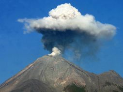 El estallido se encuentra dentro de la actividad normal del volcán, ya que desde enero de 2013 se formó un domo en el cráter. EL INFORMADOR / ARCHIVO