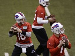 Jugadores de Buffalo entrenan en las instalaciones de los Leones de Detroit. Fuertes nevadas impiden usar su propio estadio. AP / C. Osorio