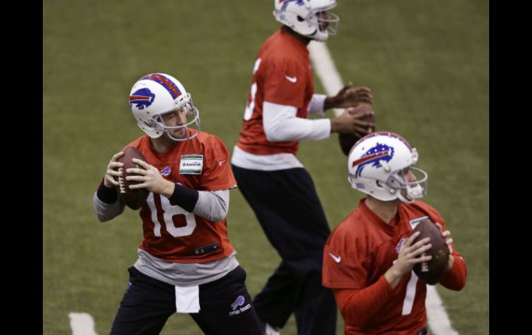 Jugadores de Buffalo entrenan en las instalaciones de los Leones de Detroit. Fuertes nevadas impiden usar su propio estadio. AP / C. Osorio