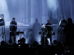 Los temas de Woodkid fueron acompañados por proyecciones de video y luces robóticas. EL INFORMADOR / E. Flores