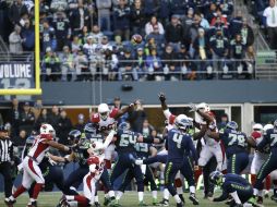 Steven Hauschka (4) convirtió cuatro goles de campo para dar a Seattle un valioso triunfo. AP / E. Thompson