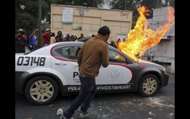 Los detenidos fueron acusados por los delitos de ataque a la paz pública y ultraje a la autoridad. SUN / ARCHIVO