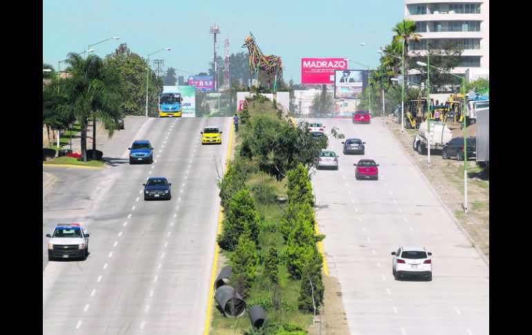 DE ESTRENO. La Avenida Acueducto luce concreto hidráulico desde Periférico hasta Avenida Patria tras su reapertura este domingo. EL INFORMADOR / A. Camacho