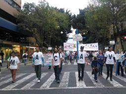 Los habitantes marcharon de Plaza de Armas hasta la delegación de la Conagua. EL INFORMADOR / A. Hinojosa