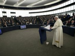 El Papa dice que existe una impresión general ''de una Europa anciana que ya no es fértil ni vivaz'', ante el Parlamento europeo. EFE / A. Medichini