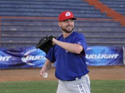 Brian Broderick subió a la lomita para asegurar la victoria, pero los Yaquis lo recibieron con tres carreras. FACEBOOK / CharrosBeisbolOficial