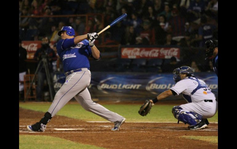 Japhet Amador conectó su onceavo jonrón en la tercera entrada del juego. FACEBOOK / CharrosBeisbolOficial