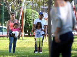 Los factores que generan mayor regocijo son la familia y los amigos, aunque incluso esos rubros han ido a la baja. EL INFORMADOR / ARCHIVO