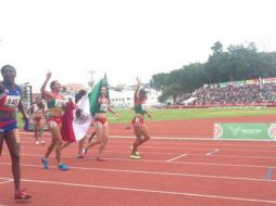 La prueba de los 4x400 metros de relevos femenil fue la penúltima de atletismo de este viernes en Veracruz 2014. TWITTER / @JVeracruz2014