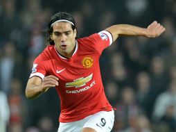 Falcao, quien no jugaba desde el pasado 18 de octubre, ingresa al minuto 70 en sustitución de Van Persie. AFP / O. Scarff