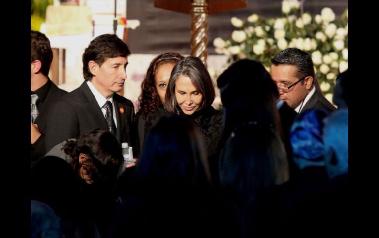 En la improvisada capilla de la Plaza de las Estrellas, familia, actores y productores se reunieron para un último adiós. SUN / C. Mejía