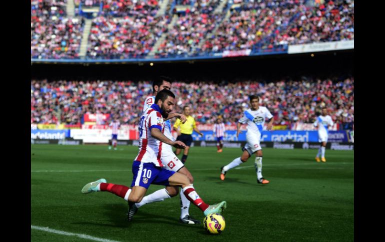 Los Rojiblancos llegaron a 29 puntos y se colocan provisionalmente en segundo lugar. AFP / P. Marcou