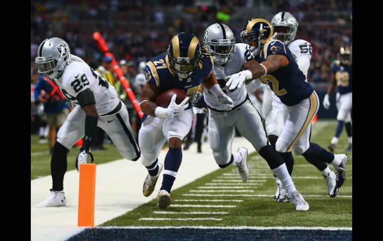 Tre Mason suma 113 yardas mediante seis acarreos en el primer medio, incluida una jugada de 89 yardas que termina en las diagonales. AP / D. Vishwanat