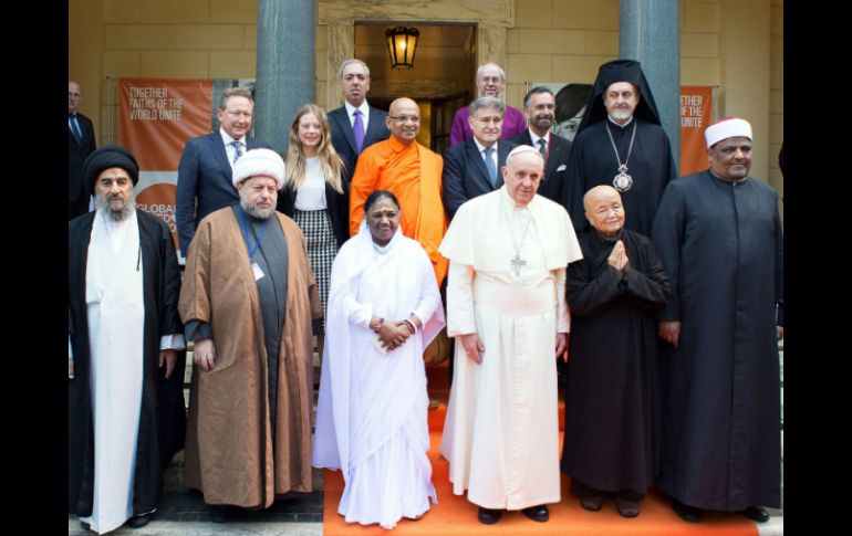 En el evento participaron representantes de diversas religiones. AFP /