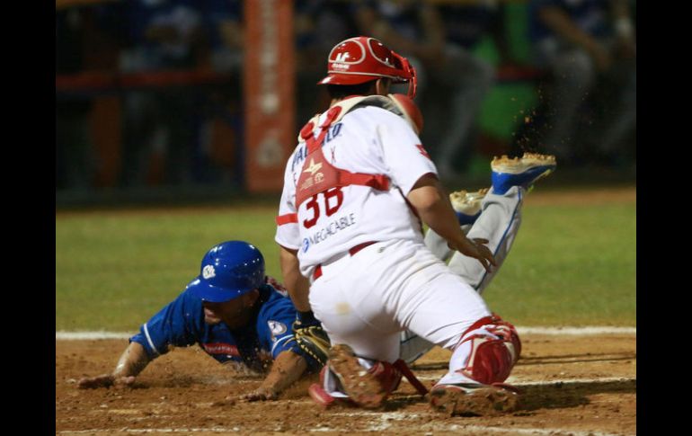 Charros sentenció el juego en la sexta entrada con rally de tres carreras. FACEBOOK / CharrosBeisbolOficial