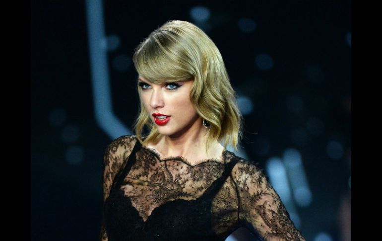 La cantante estadounidense durante su presentación en el show del desfile de Victoria's Secret. AFP / ARCHIVO