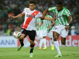 La ofensiva de River, encabezada por el ex Cruz Azul, Teófilo Gutiérrez, no pudo imponerse a la defensa del Atlético Nacional. AP / L. Benavides