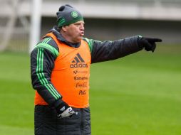 Miguel Herrera quiere más juegos amistosos en Europa y asegura que ' la Federación no está negada a buscarlos'. MEXSPORT / J. Martínez