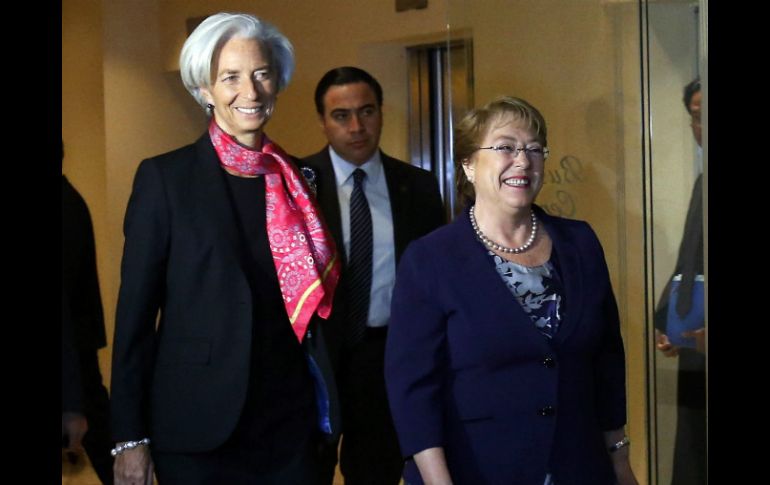 Christine Lagarde (i) llega a Chile procedente de Perú en el marco de una gira latinoamericana. EFE / M. Ruiz