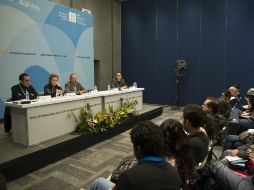 Ignacio Padilla, Mario Delgado, Hebe Uhart, Alberto Chimal y Luis Jorge Boone durante el encuentro de cuentistas. EL INFORMADOR / J. Mendoza