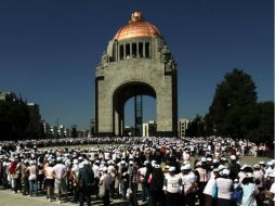 El contingente avanza sobre Paseo de la Reforma hacia el Monumento a la Revolución. NTX / ARCHIVO