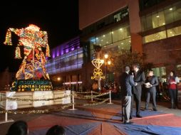 Un árbol de Navidad y una piñata cubierta de luces son las atracciones principales. EL INFORMADOR / E. Flores