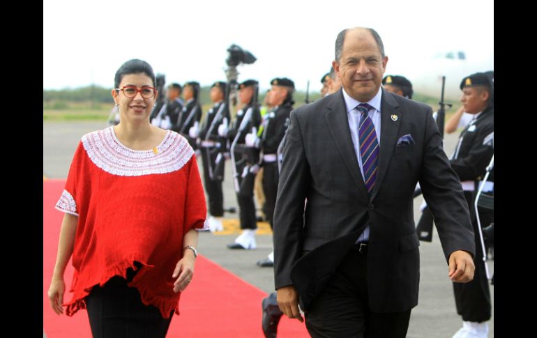 El presidente de Costa Rica, Luis Guillermo Solís, llega hoy a Veracruz para participar el 8 y 9 de diciembre en la reunión. EFE / M. Guzman