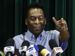 'El Rey' Pelé pasará por un periodo de recuperación y hará fisioterapia. AFP / M. Schincariol