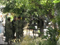 Soldados llegaron al lugar para desmontar el equipo. EL INFORMADOR / S. Blanco