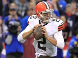 'Johnny Football' fue el más popular en colegiales, pero su experiencia NFL aún no empieza. AP / B. Wippert