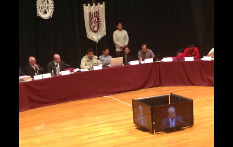 Durante esta mesa de diálogo, los estudiantes afirman que este viernes entregará las instalaciones. SUN / N. Martínez