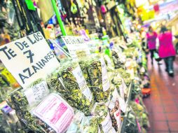 PLANTAS MILAGROSAS. En el Mercado Libertad abundan los puestos que ofrecen remedios naturistas. EL INFORMADOR / F. Atilano