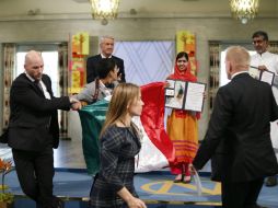 El joven mexicano pasó dos filtros de control de una de las ceremonias más importantes en el mundo sin tener alguna invitación. EFE / C. Poppe