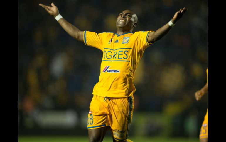 Joffre Guerrón festeja el gol que anotó para Tigres en el partido de ida de la Final de la Liga MX. MEXSPORT / J. Martínez