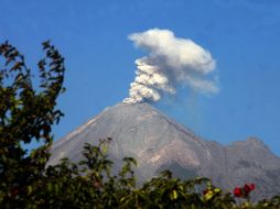 En 2013 el volcán comenzó la fase eruptiva, que en agosto y septiembre pasados aumentó significativamente con la emisión de lava. EL INFORMADOR / ARCHIVO