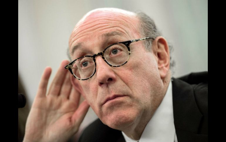 Kenneth Feinberg da la información sobre el programa de compensación a víctimas. AFP / ARCHIVO