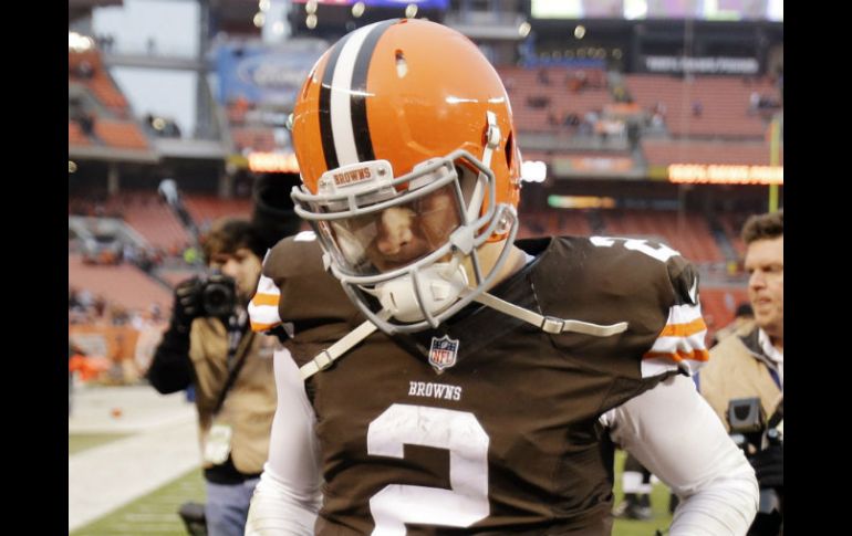 El lanzador de Cleveland, Johnny Manziel, al salir de su primer juego como titular. AP / T. Dejak