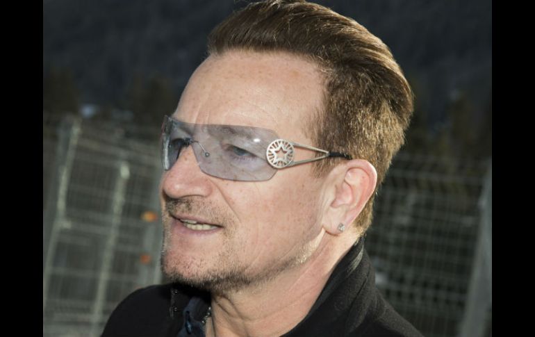 Con una cirugía y más de un mes de recuperación, Bono trata de retomar su vida cotidiana. AFP / ARCHIVO