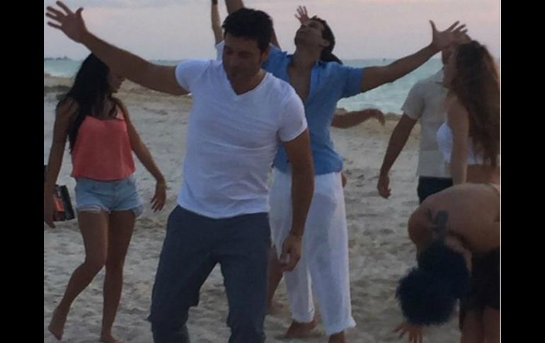 En medio de un fuerte operativo de seguridad, Chayanne visitó poblaciones del oriente y la costa yucateca. INSTAGRAM / @chayanne