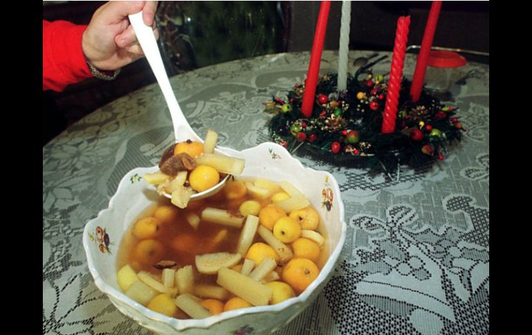 El ponche es la bebida caliente que endulza los paladares durante las posadas y las cenas de Navidad y Año Nuevo. EL INFORMADOR / ARCHIVO